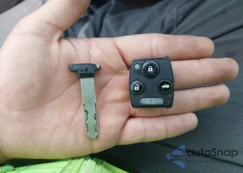 2011 Honda Accord 2.4 Lx z USA, uszkodzony, nr VIN 1HGCP2F38BA014927